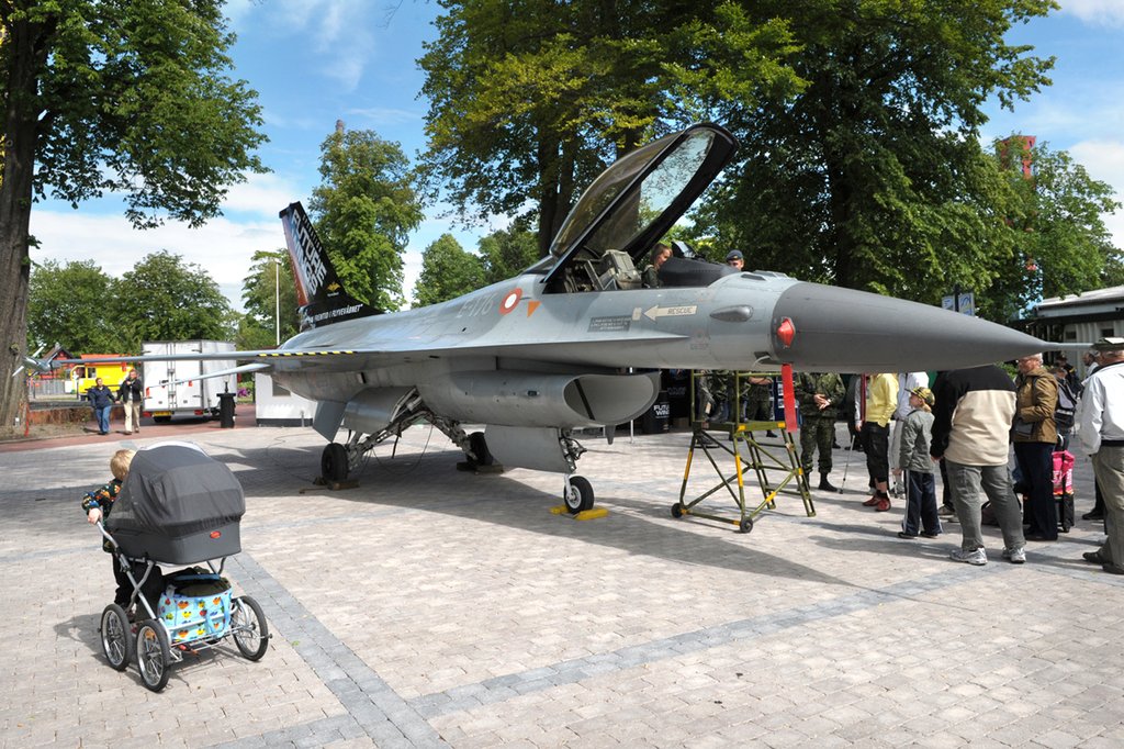 Ved Classic Race Aarhus kan du opleve et F16-fly på tæt hold
(Foto: Royal Danish Air Force)